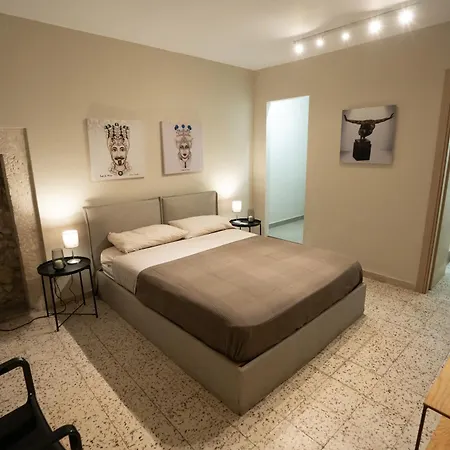 Dimora Cortese Pensión *